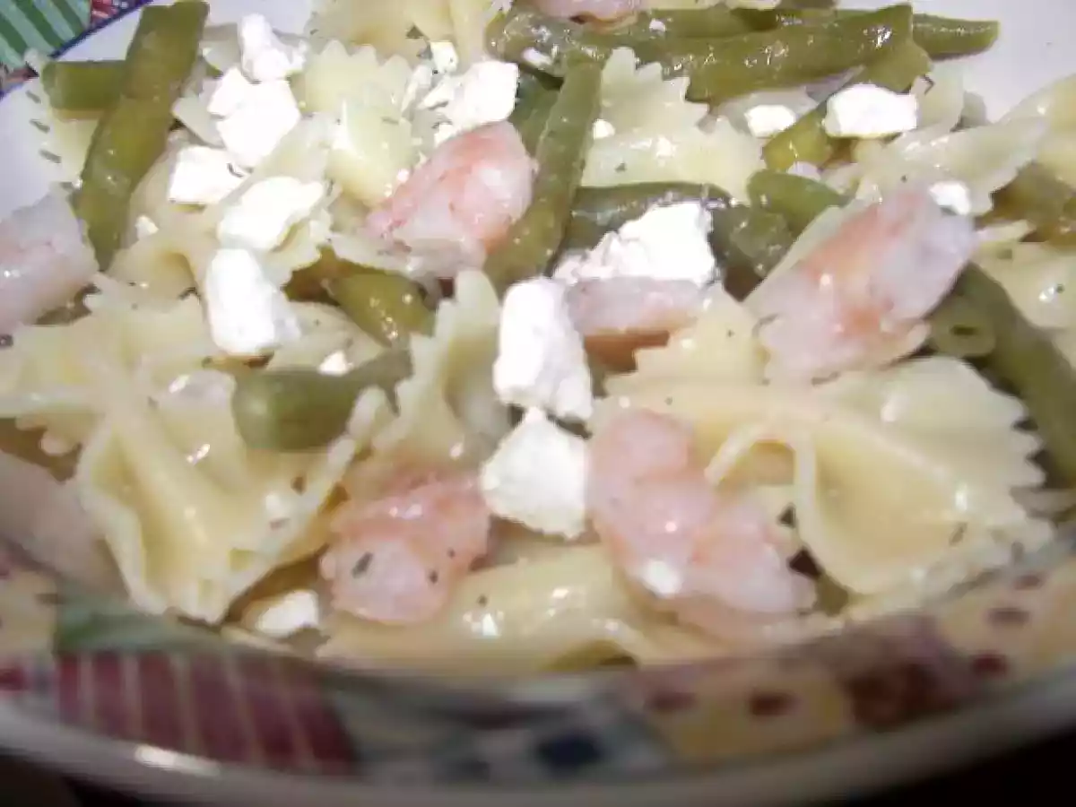 Salata de creveti cu paste