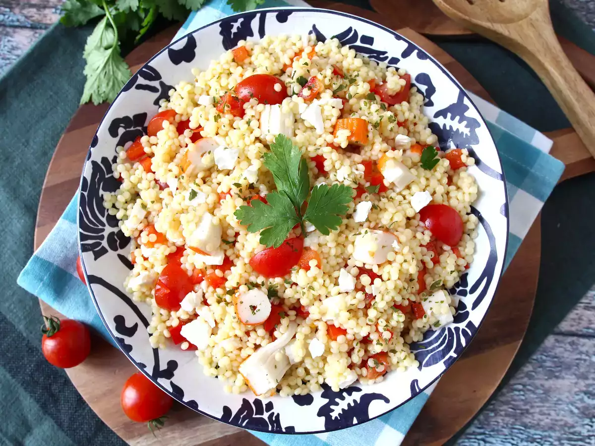 Salată de cușcuș perlat cu surimi: proaspătă, ușor de preparat și perfectă pentru vară - poza 7