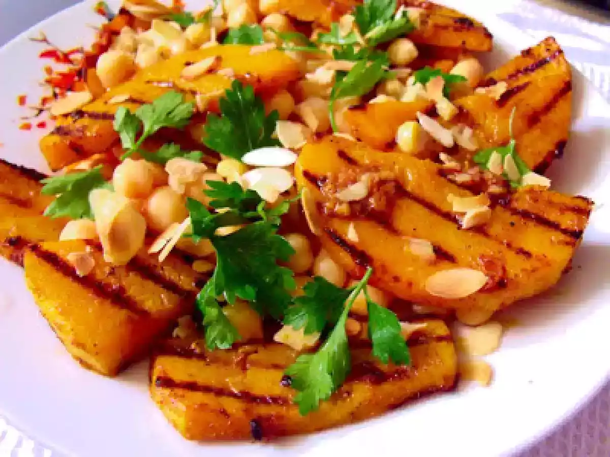 SALATA DE DOVLEAC CU NAUT(PUMPKIN&CHICKPEA SALAD)-GUEST POST