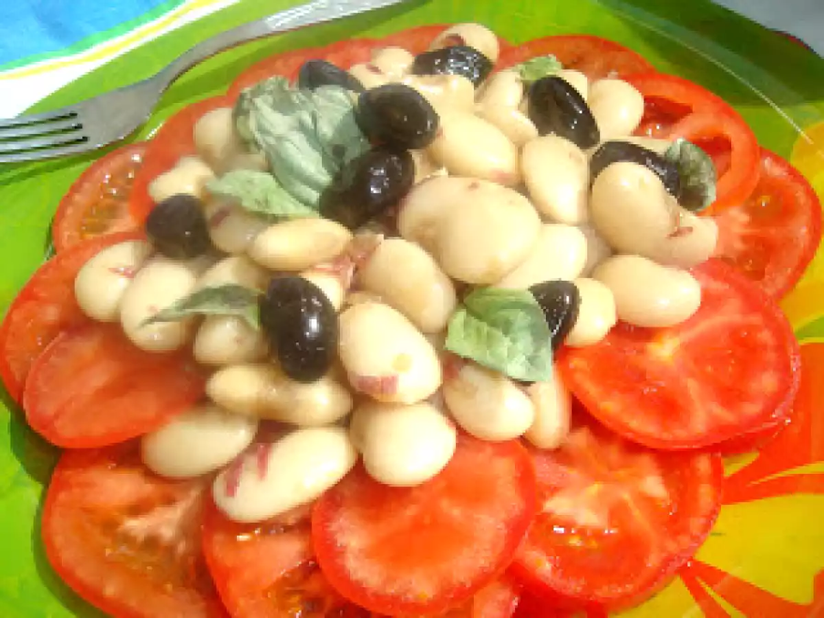 Salata de fasole boabe cu rosii