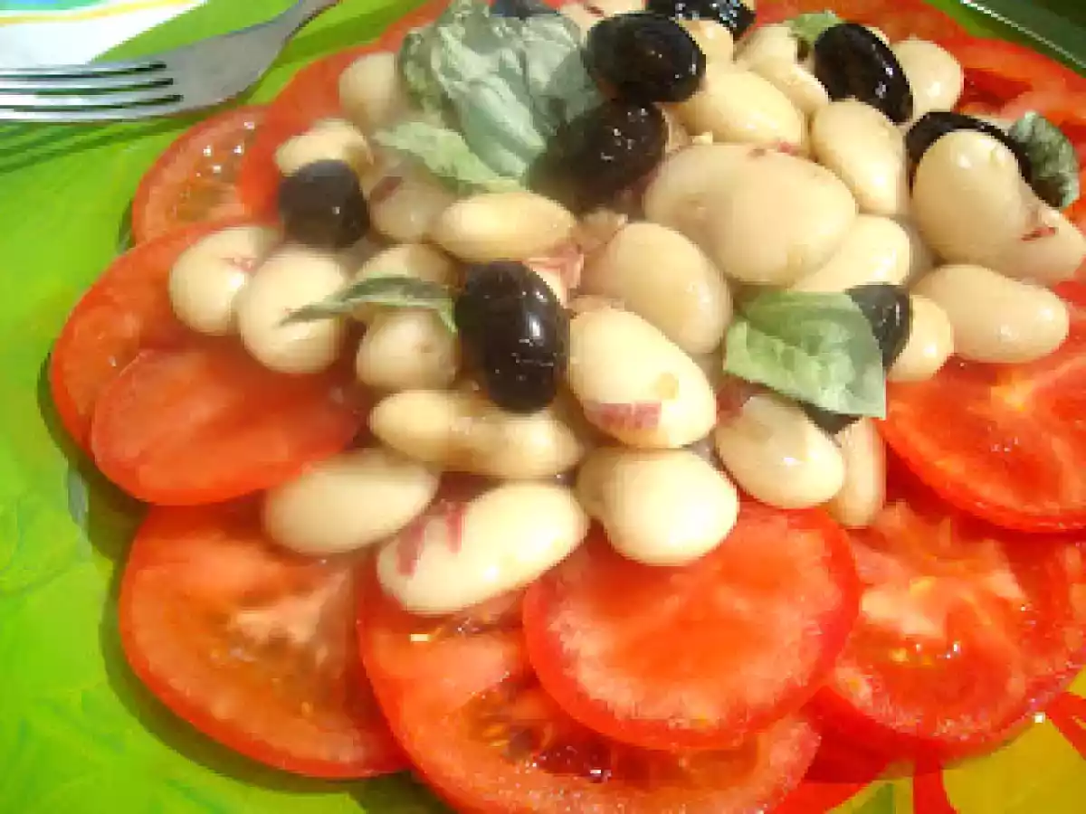 Salata de fasole boabe cu rosii - poza 2