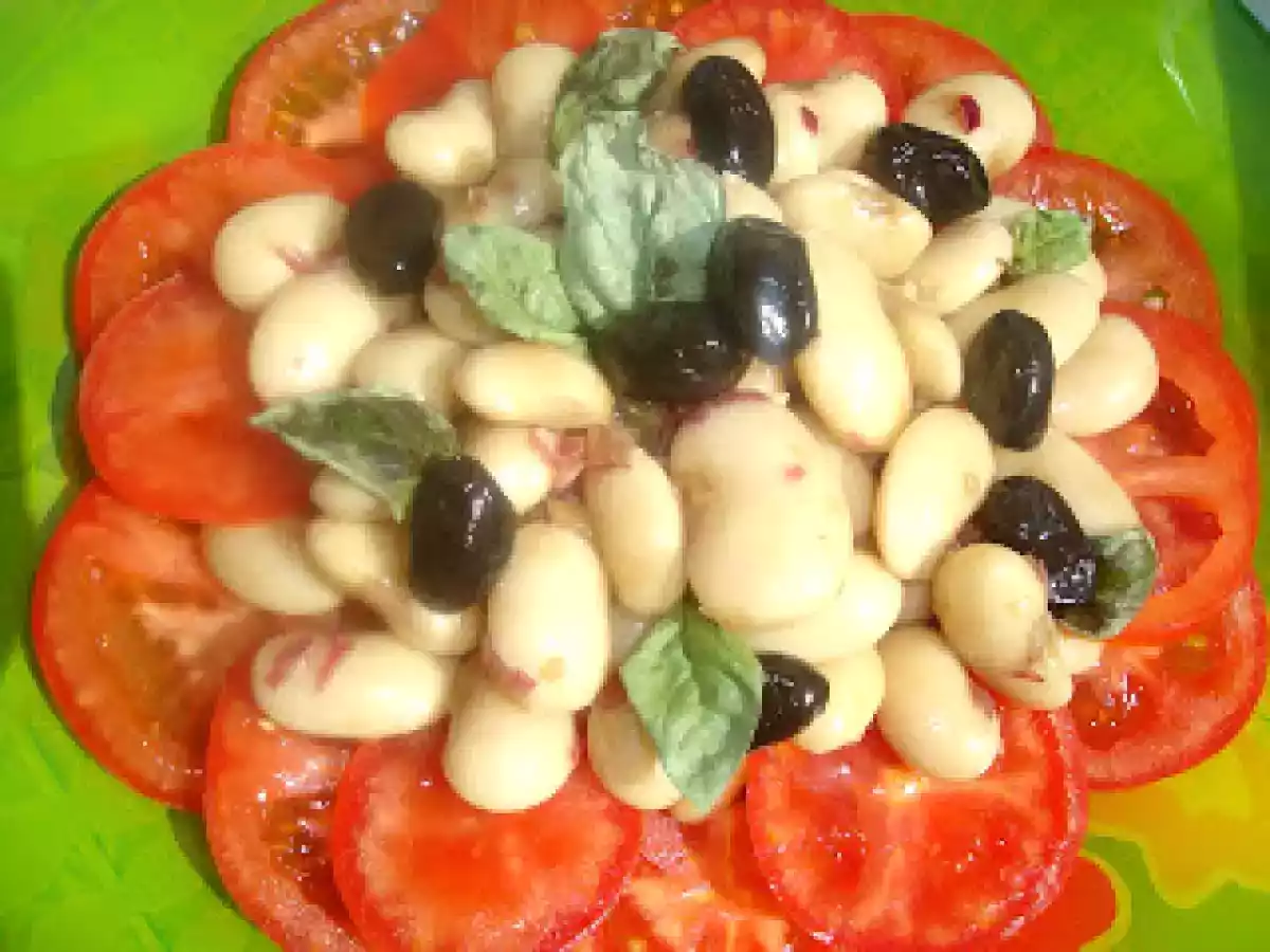 Salata de fasole boabe cu rosii - poza 3