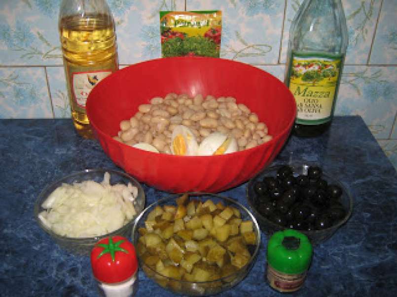 Salata de fasole cu masline si ou - poza 3