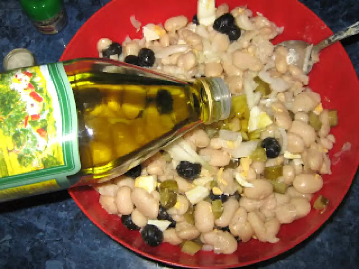 Salata de fasole cu masline si ou - poza 5