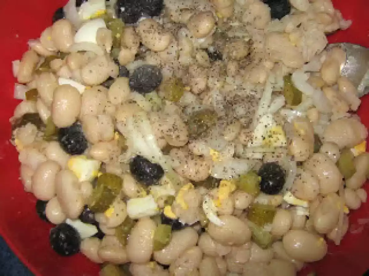 Salata de fasole cu masline si ou - poza 6