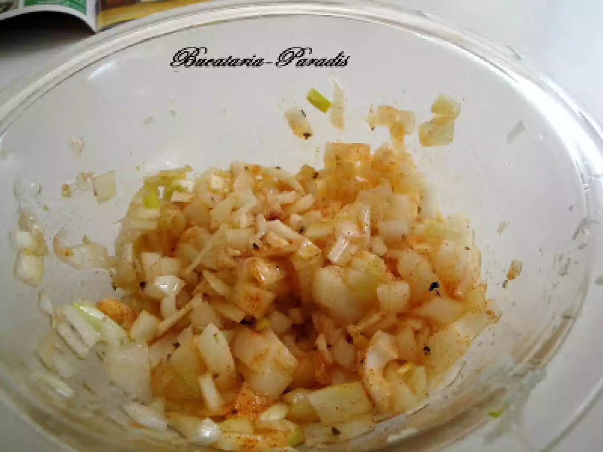 SALATA DE FASOLE IN CULORI CU PESTE AFUMAT - poza 6