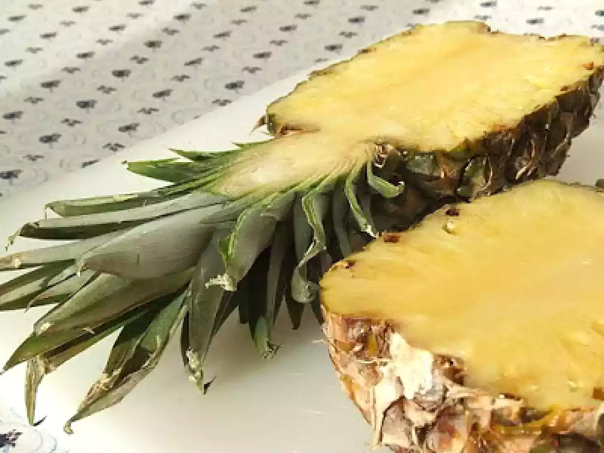 Salata de fructe in ananas - poza 2