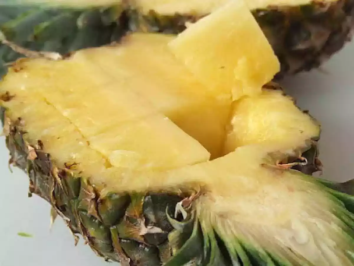 Salata de fructe in ananas - poza 3