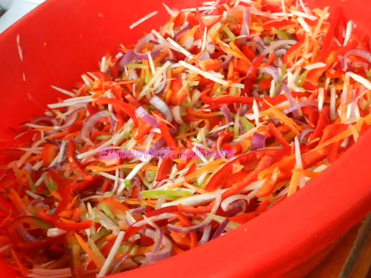 Salată de legume cu sos de muștar - poza 2