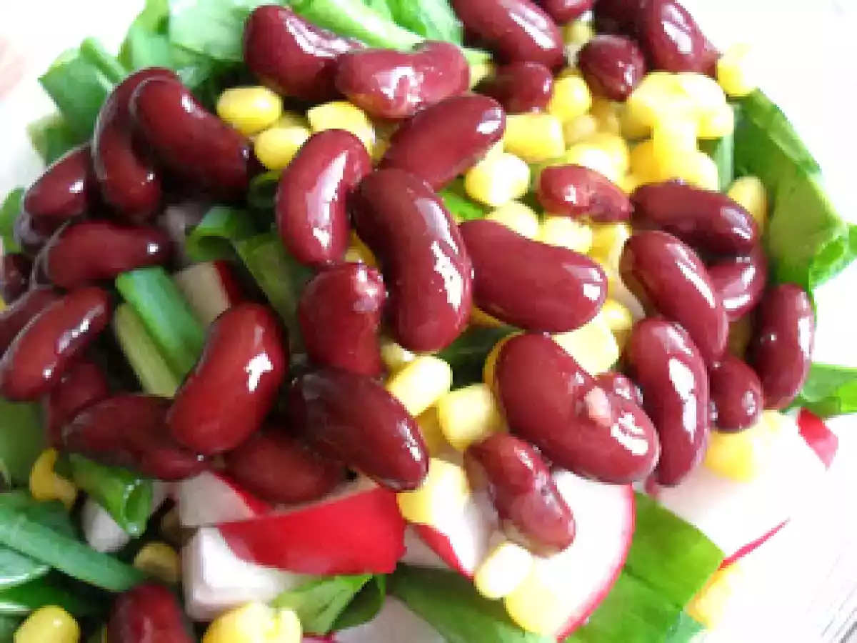 Salata de leurda cu fasole rosie si porumb - poza 2