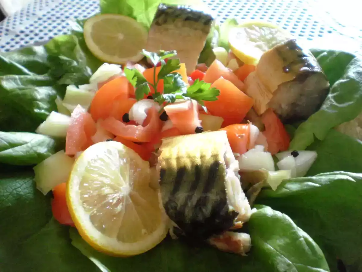 Salata de macrou afumat