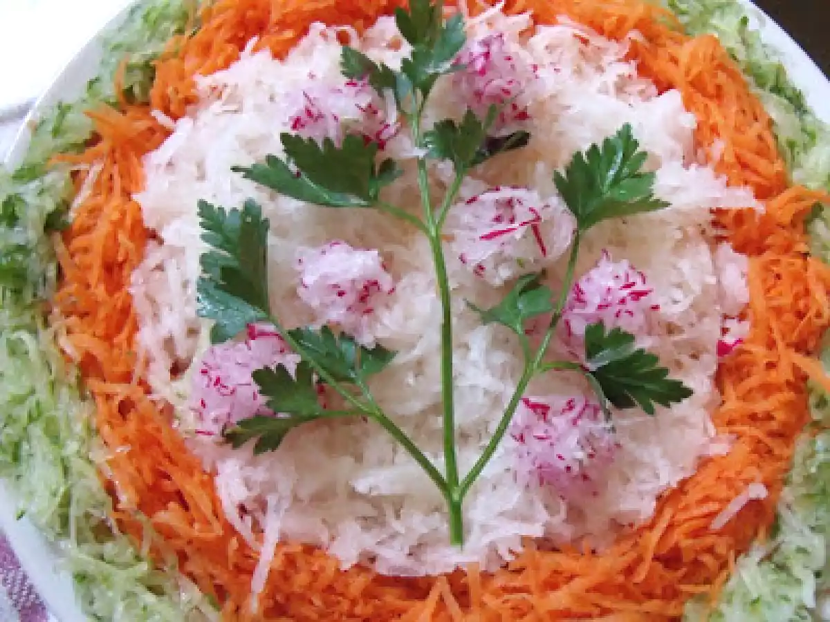Salata de morcov si ridiche (carrot and radish salad) - poza 4