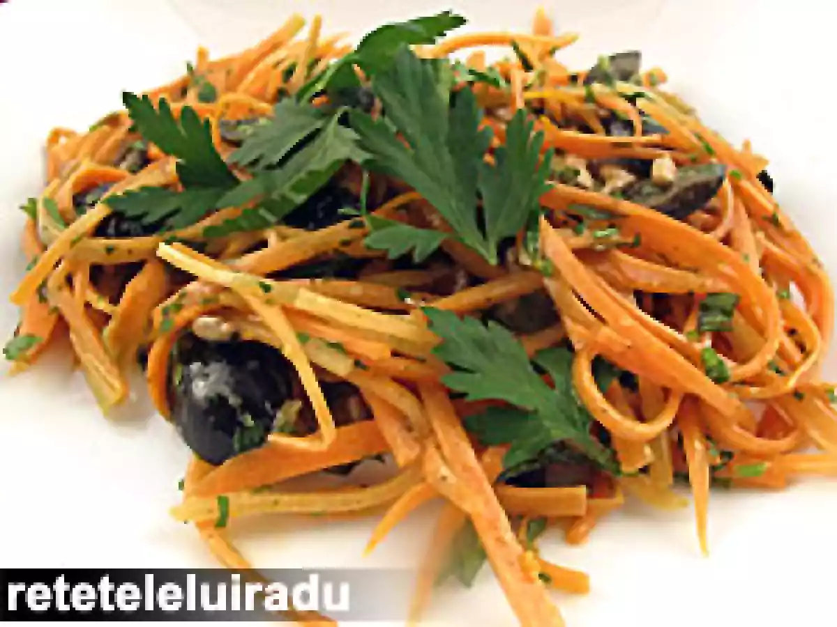 Salata de morcovi, cu patrunjel si seminte