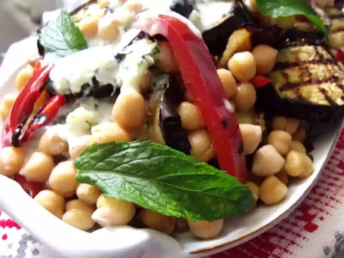 SALATA DE NAUT SI VINETE(CHICKPEA&AUBERGINE SALAD)
