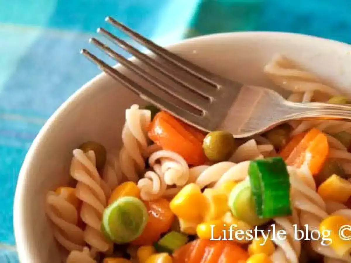 Salata de paste cu legume - poza 3