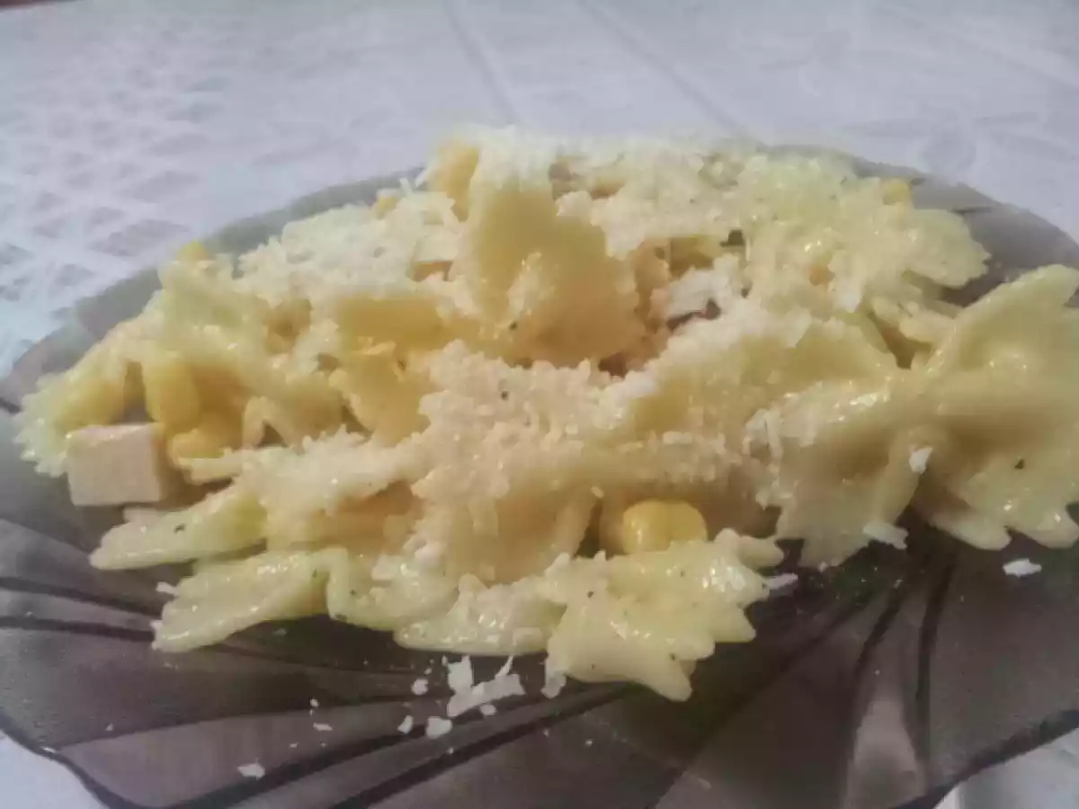 Salata de paste cu porumb - poza 2
