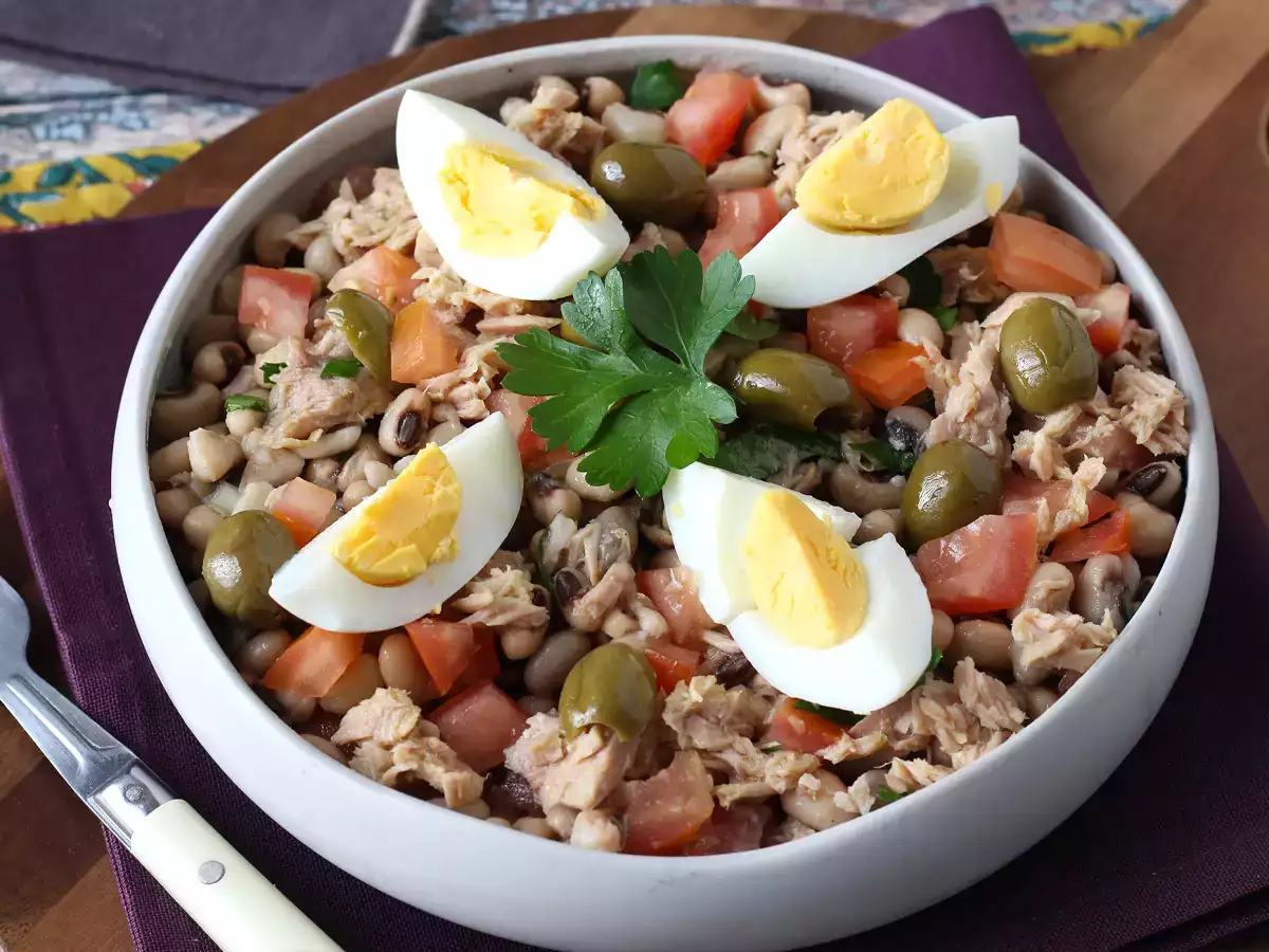 Salată de porumb cu ton, ouă și măsline: preparat clasic portughez! - poza 4