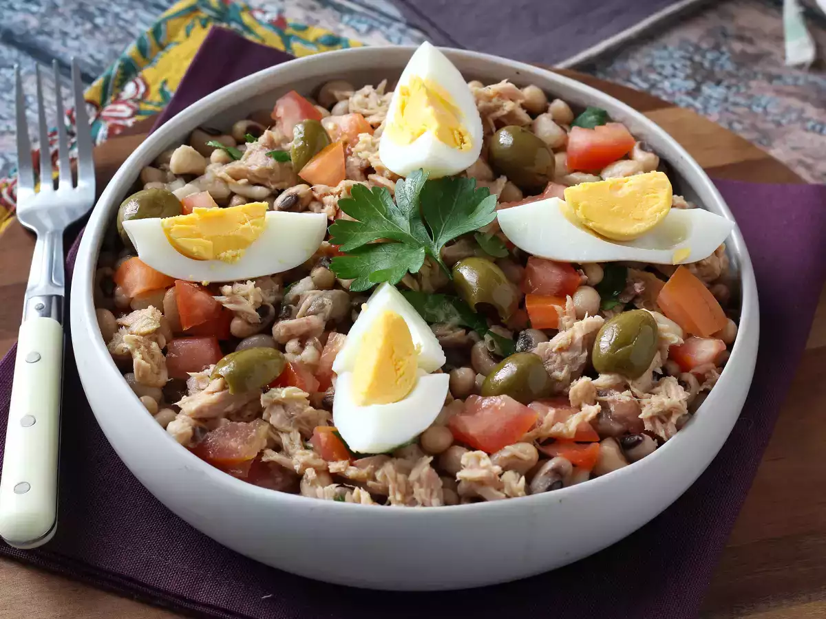 Salată de porumb cu ton, ouă și măsline: preparat clasic portughez! - poza 5