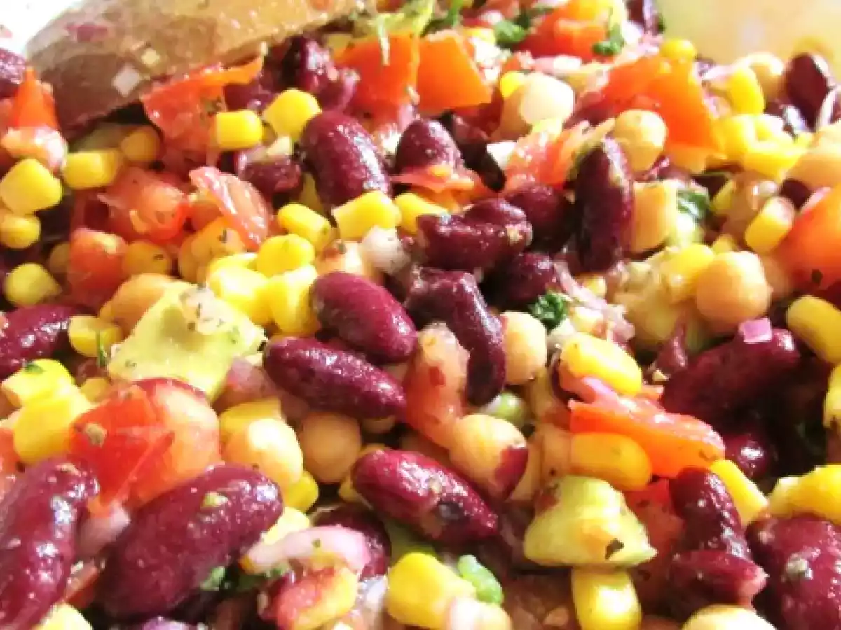 Salata de post cu fasole rosie