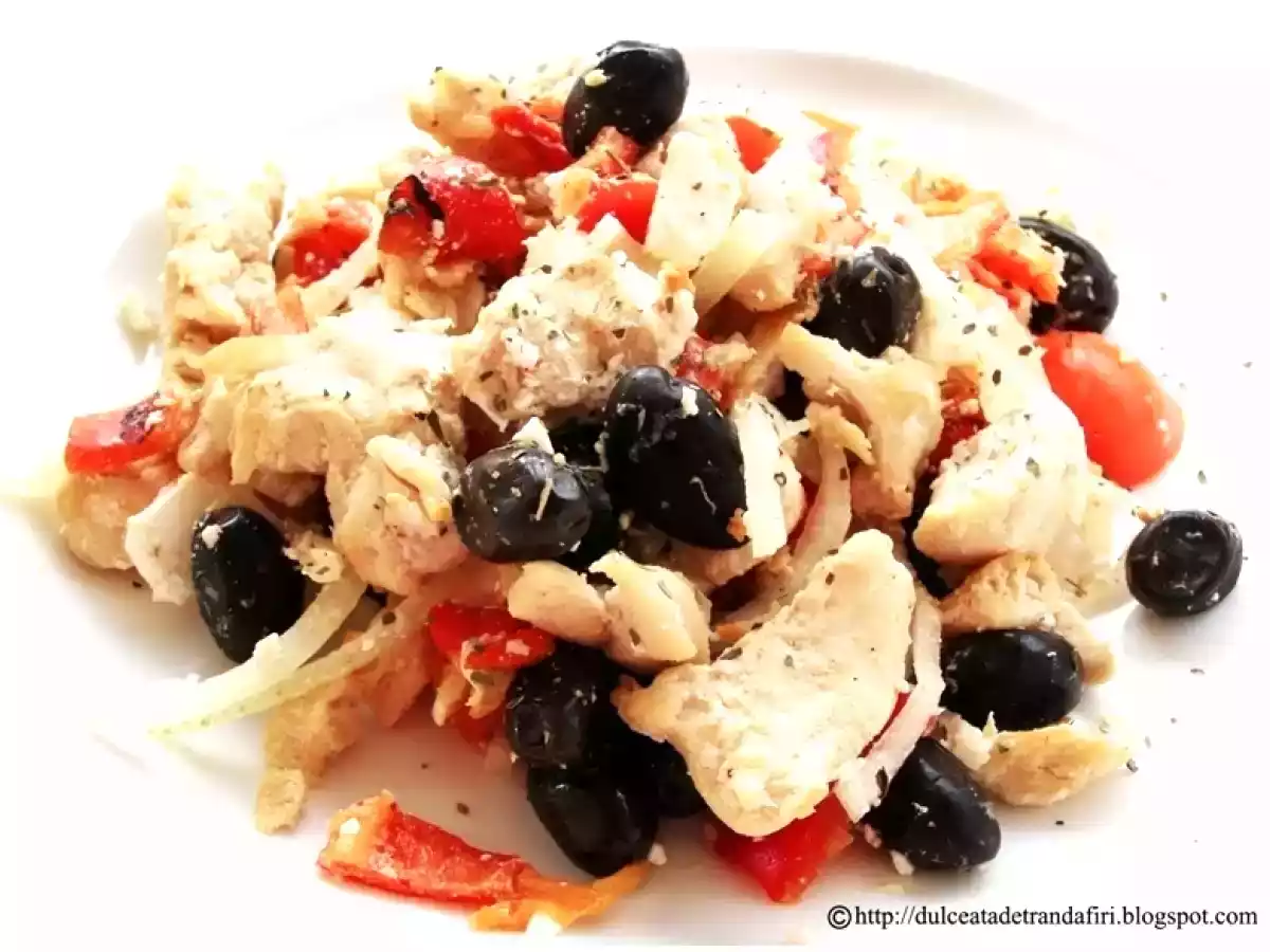 Salata de pui cu ardei copti - poza 2