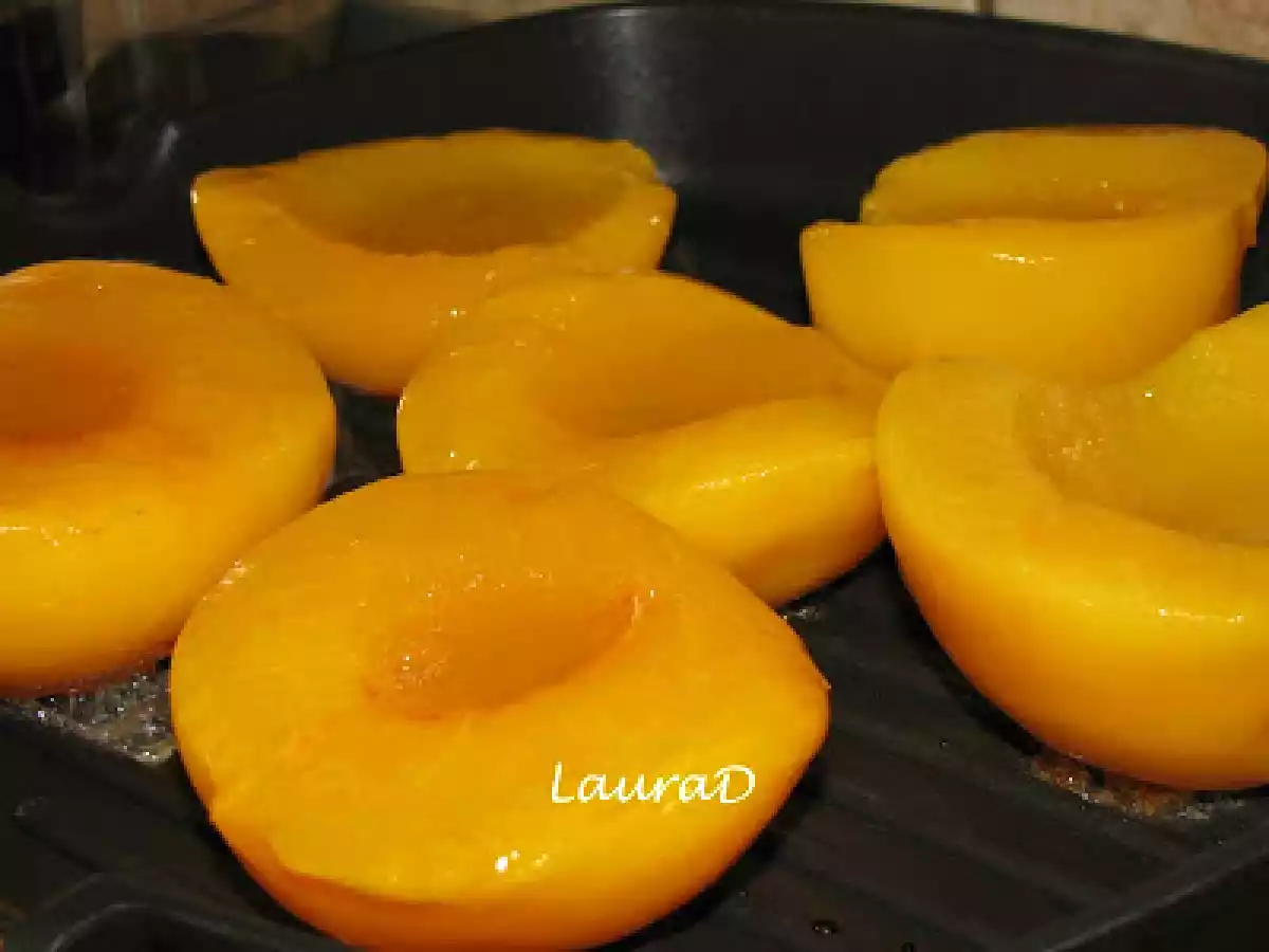 Salata de ruccola cu piersici, prosciutto si Grana Padano - poza 2