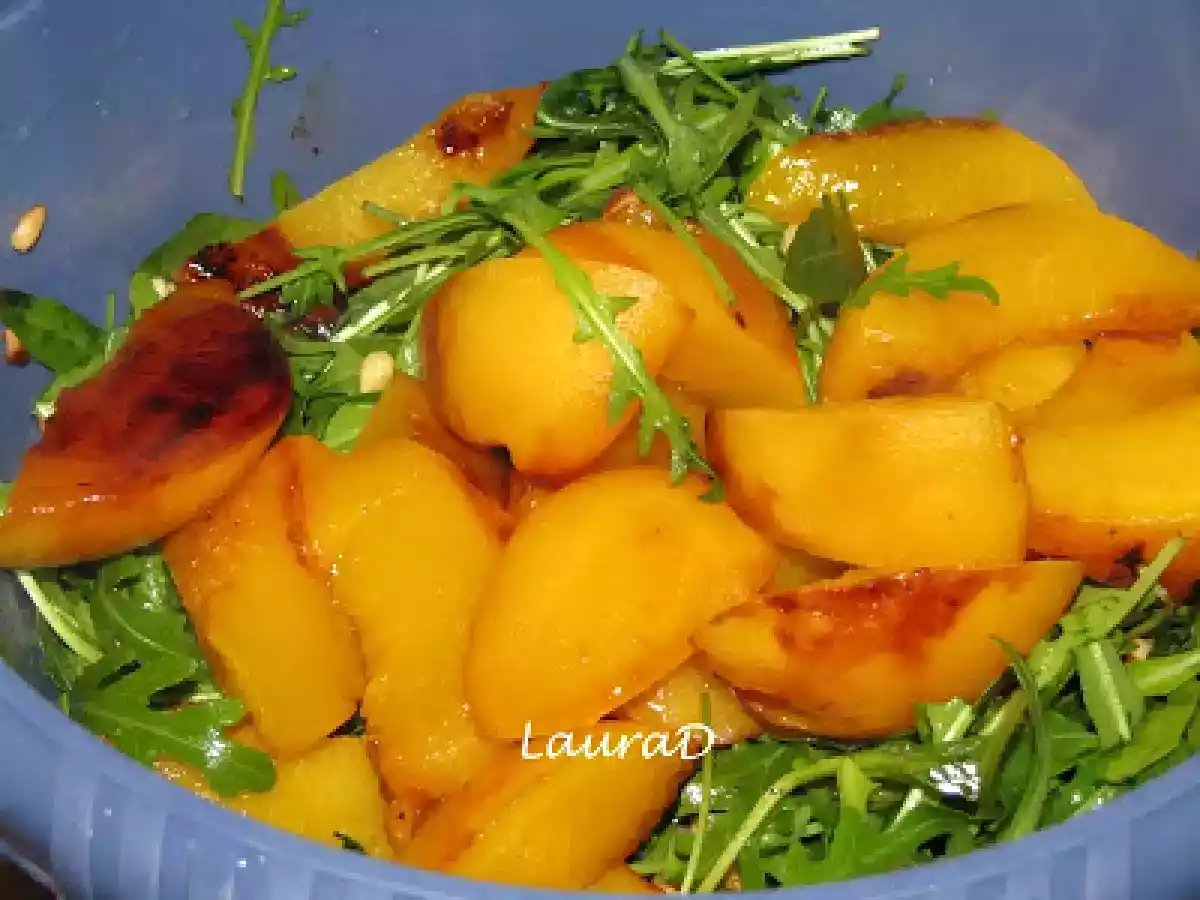 Salata de ruccola cu piersici, prosciutto si Grana Padano - poza 5