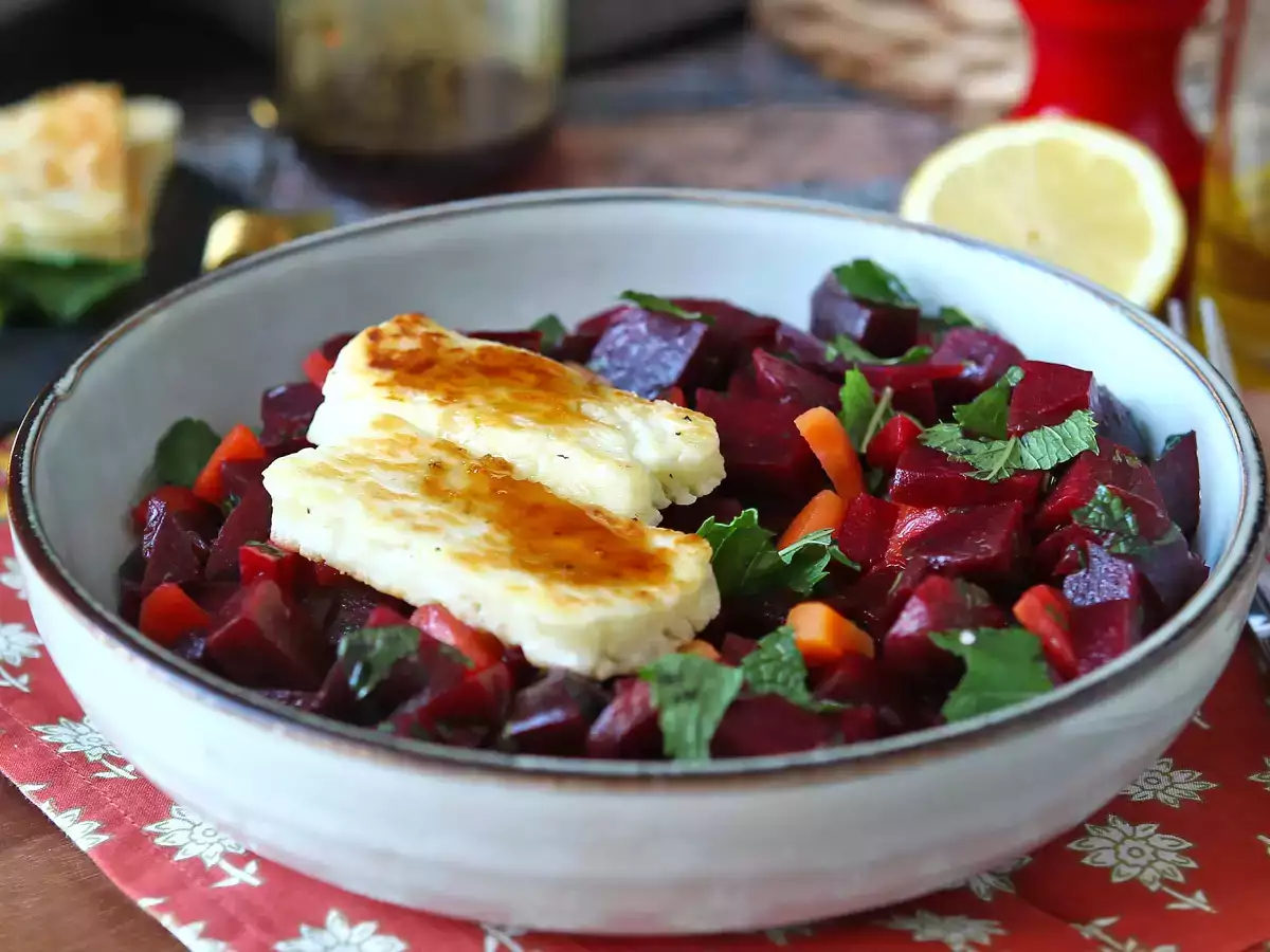 Salată de sfeclă cu halloumi la grătar - poza 3