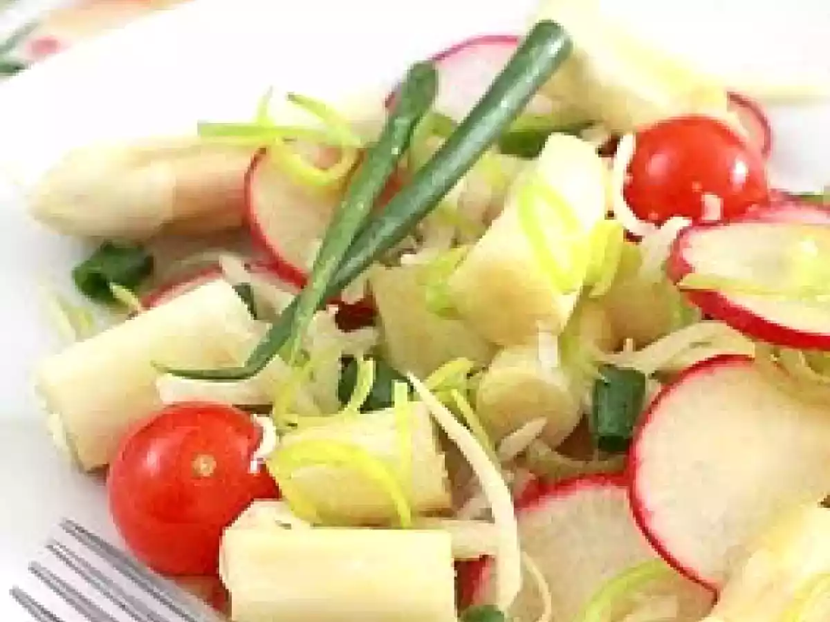 Salata de sparanghel si ridichi