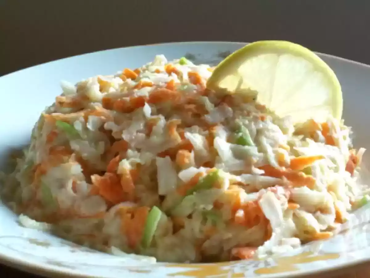 Salată de ţelină, morcov şi măr.