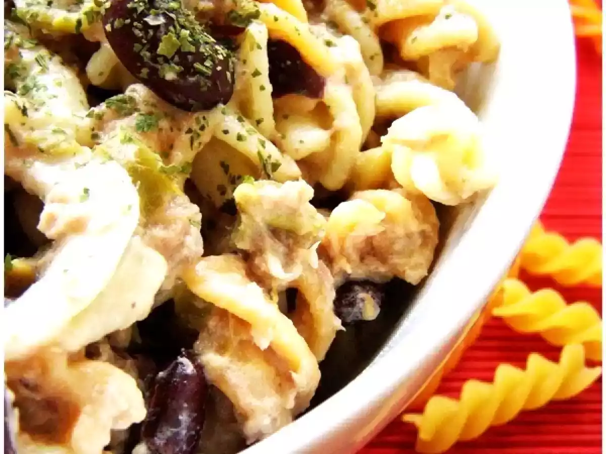 Salata de ton cu fusilli