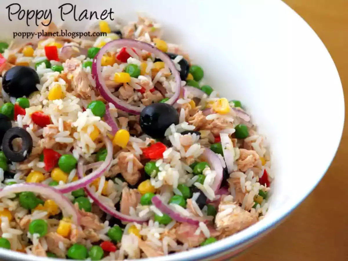 Salata de ton cu orez si legume
