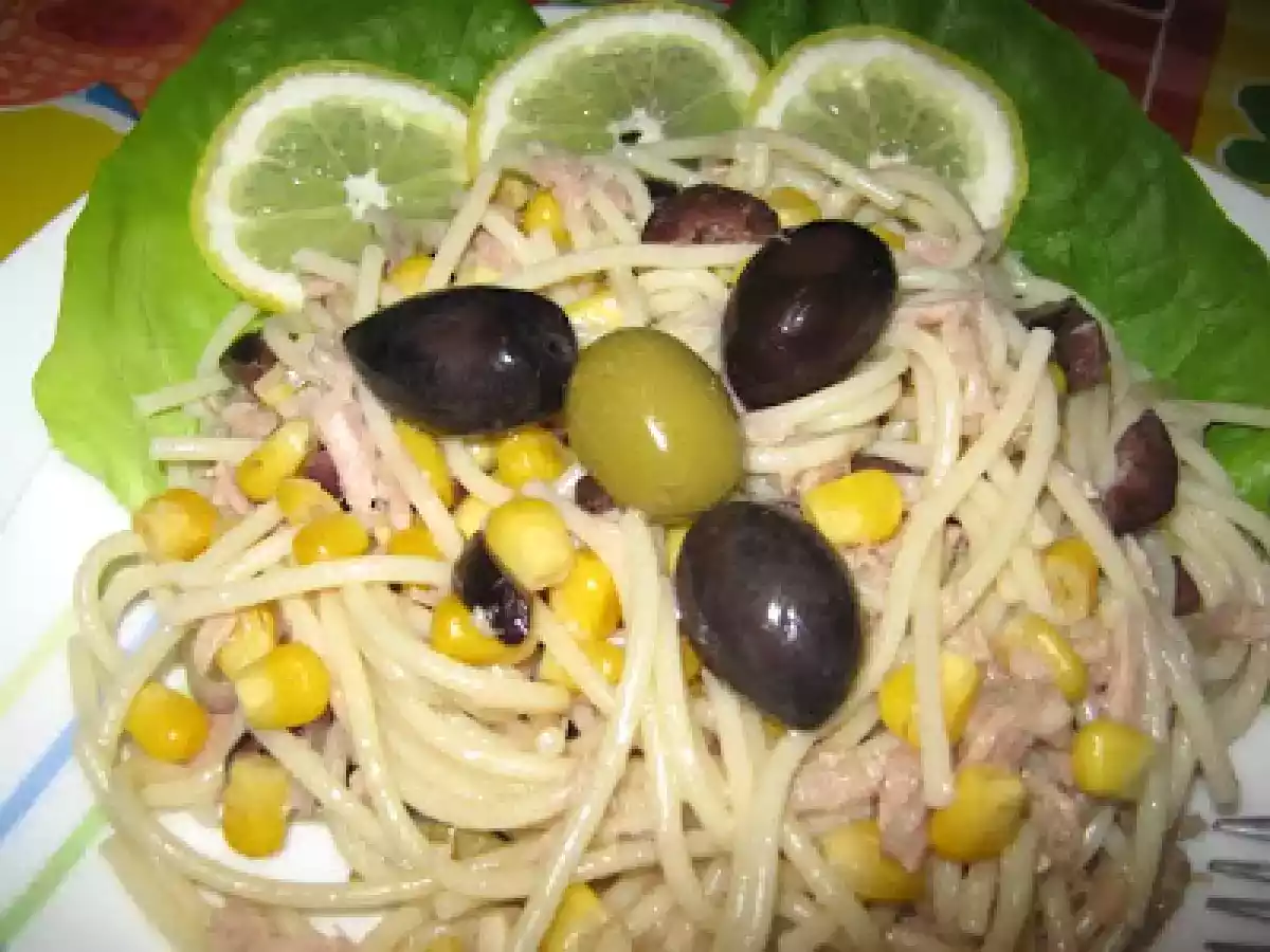 Salata de ton, porumb si paste - poza 2
