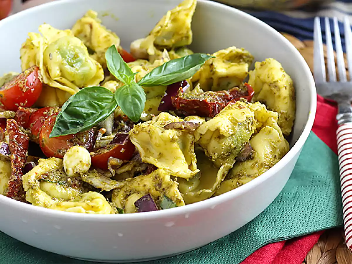 Salata de tortellini - poza 2