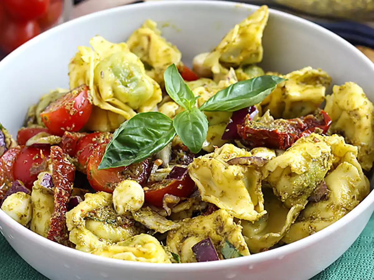 Salata de tortellini - poza 5