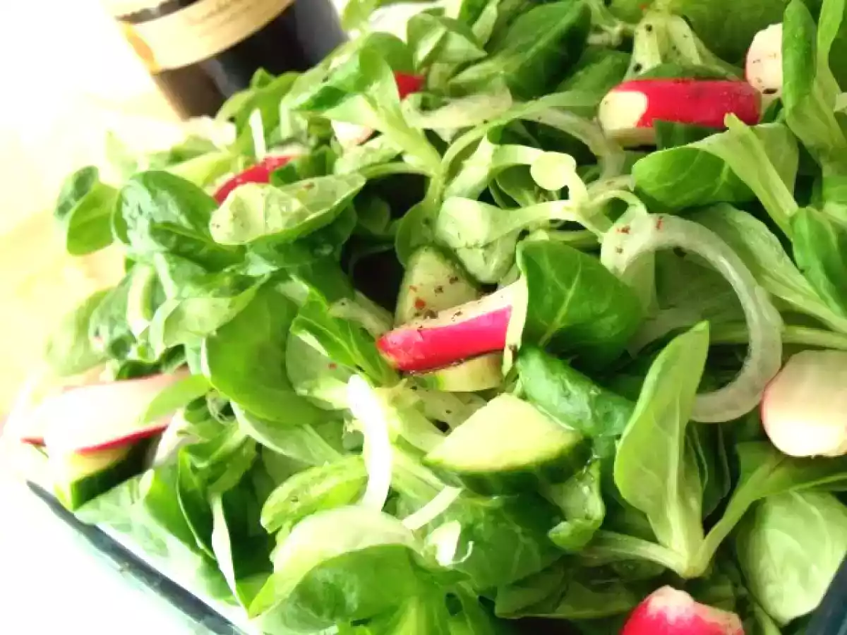 SALATA DE VALERIANA CU RIDICHI SI CASTRAVETE - poza 2