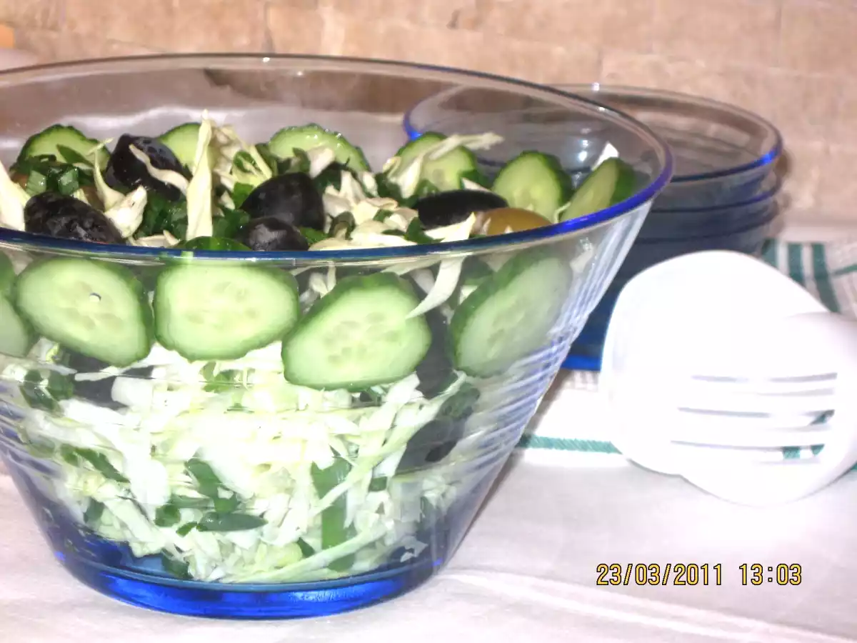 Salata de varza alba cu castraveti - poza 2