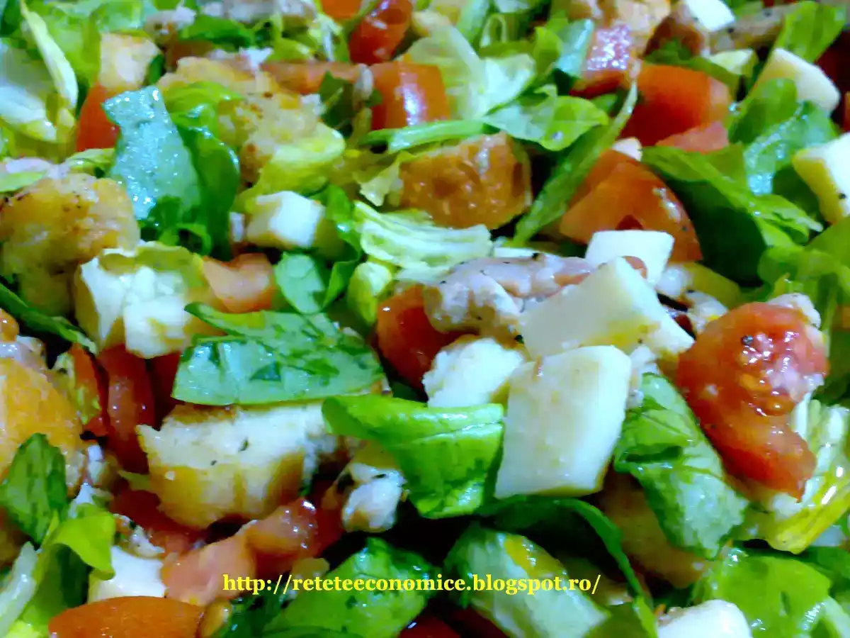 Salata din piept de pui cu crutoane - poza 2