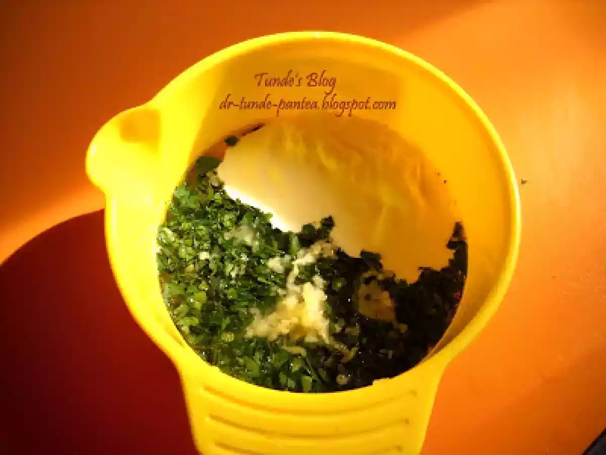 Salata din salata verde si rosii cherry - poza 3