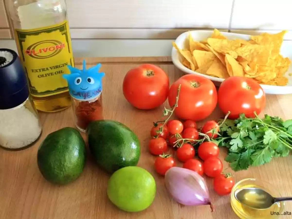 Salata mexicana - cu avocado, rosii si dressing cu coriandru - poza 2