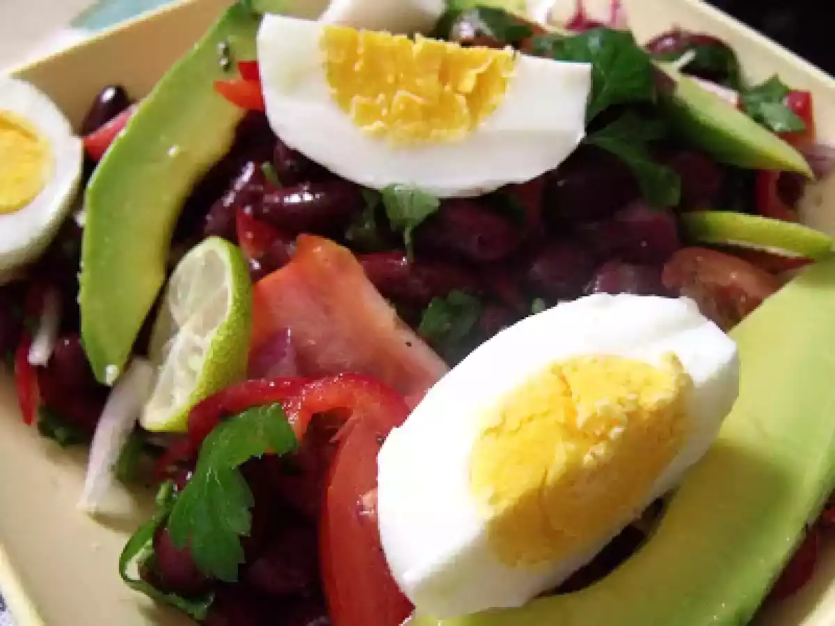 Salata mexicana cu fasole rosie - poza 2