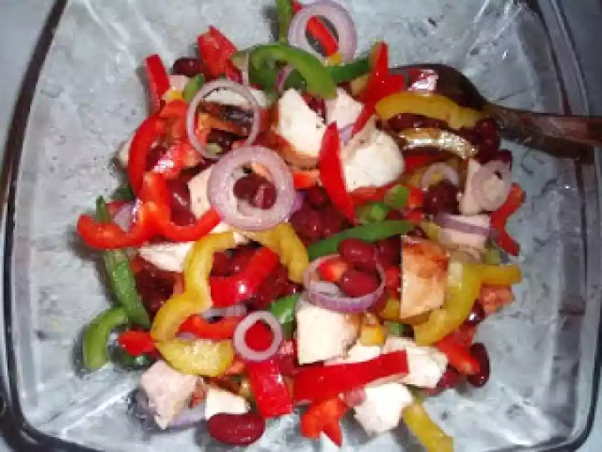 Salata mexicana cu pui - poza 2