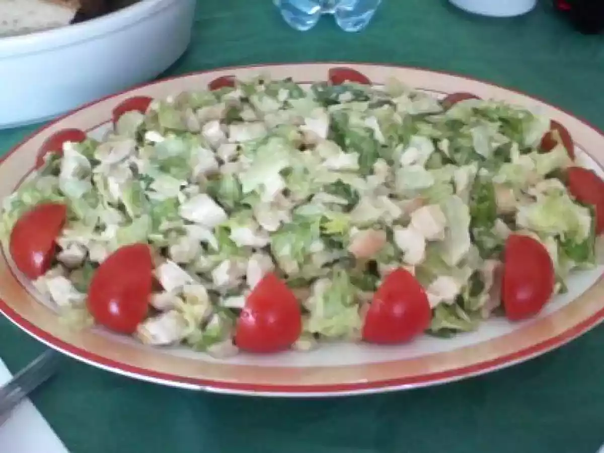 SALATA SIMPLA CU PIEPT DE PUI