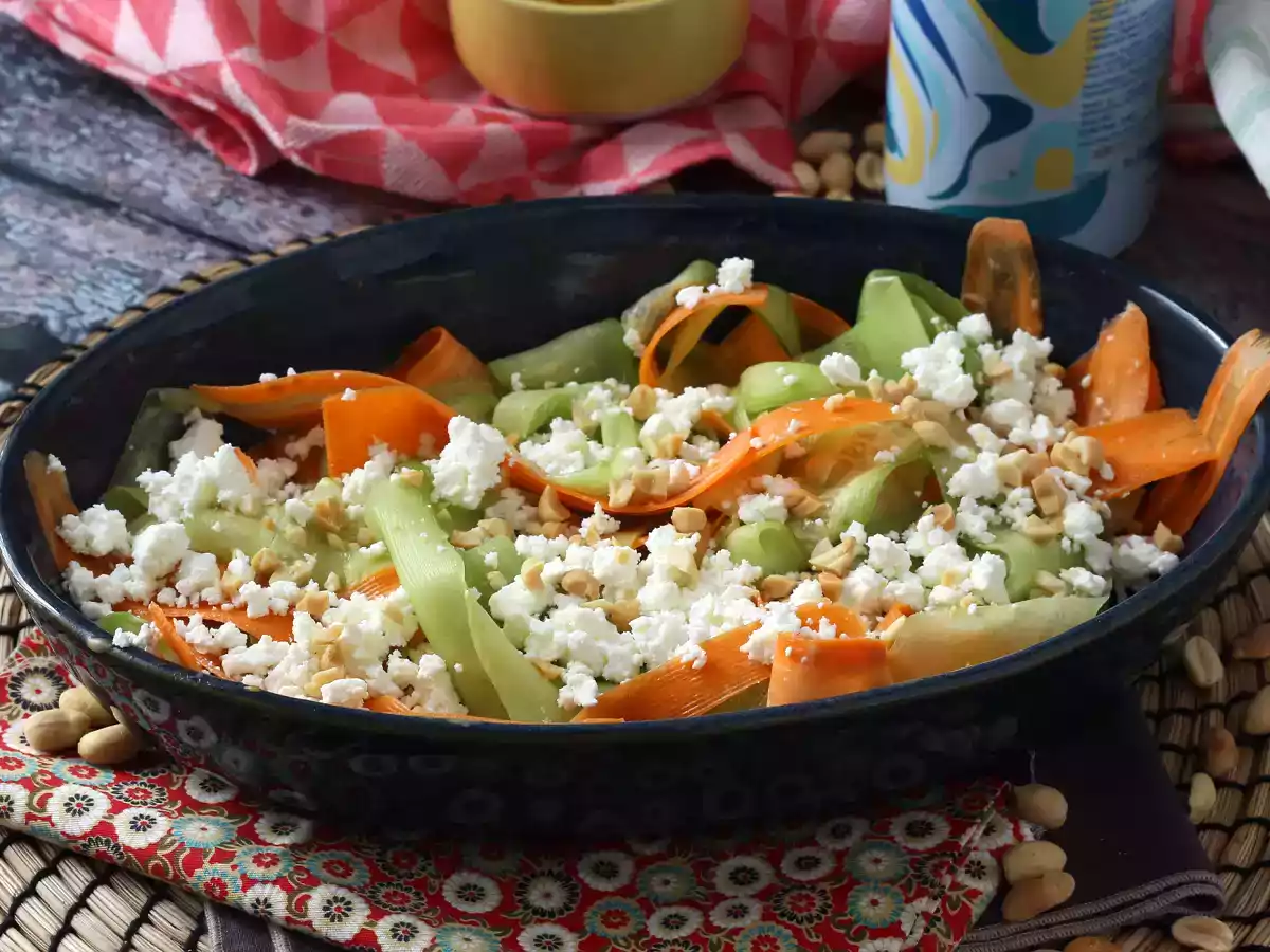 Salată tagliatelle din legume și sos de arahide - poza 3