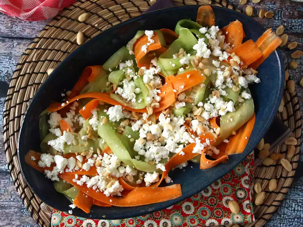 Salată tagliatelle din legume și sos de arahide - poza 5