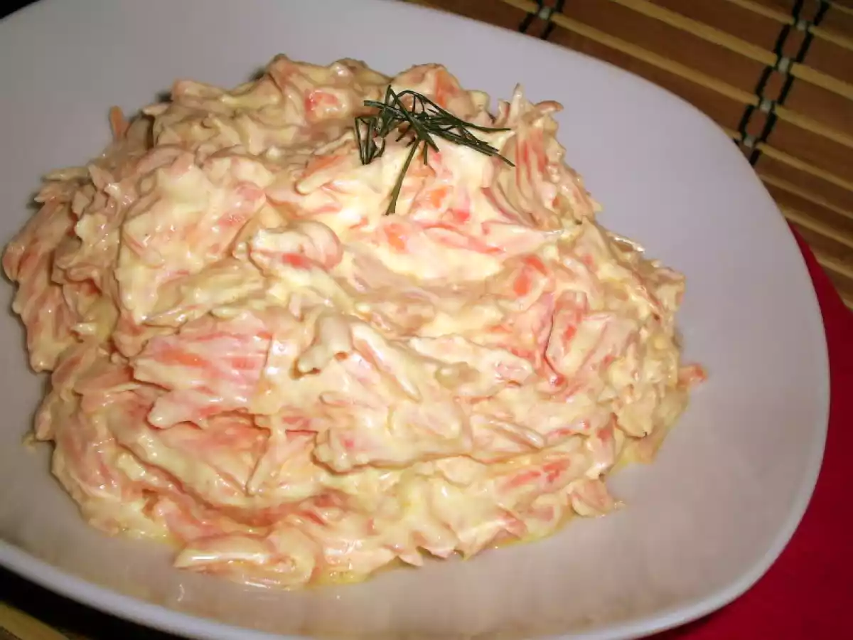 Salata turceasca cu morcovi si iaurt