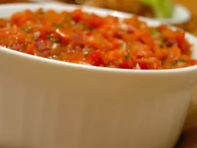 Salata turceasca de rosii si ardei gras - poza 2