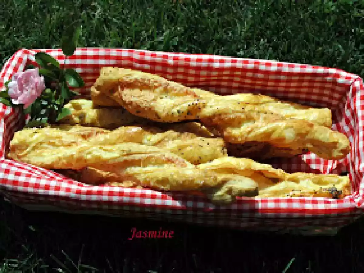 Saleuri de foietaj cu cascaval