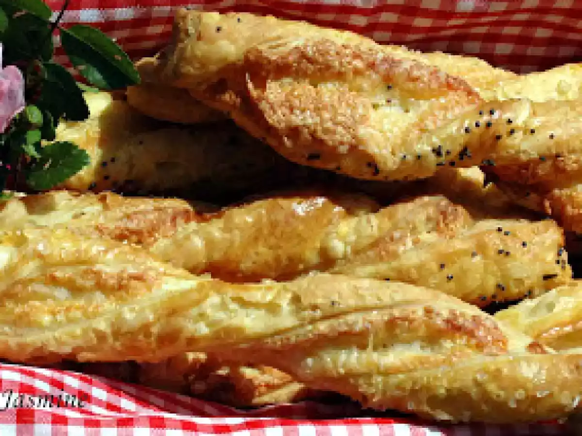 Saleuri de foietaj cu cascaval - poza 5