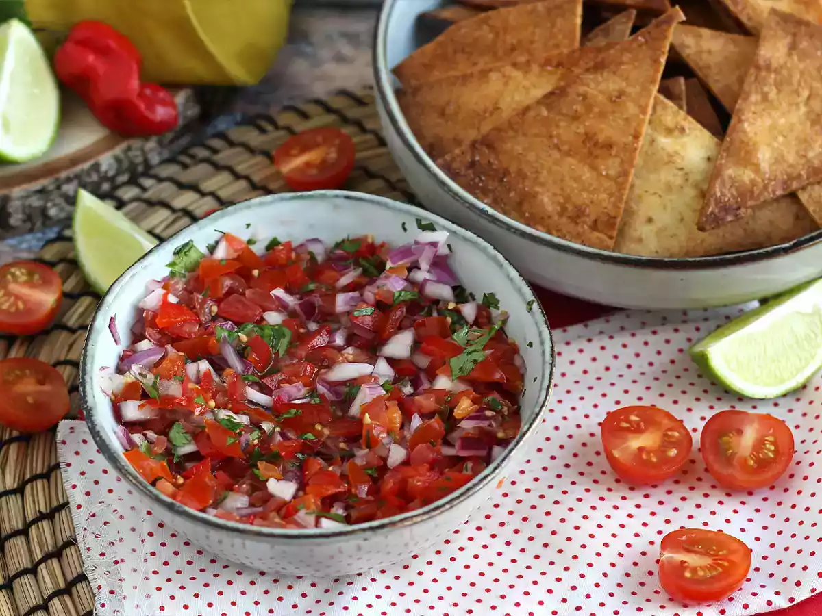 Salsa mexicana Pico de gallo si Tortillas chips