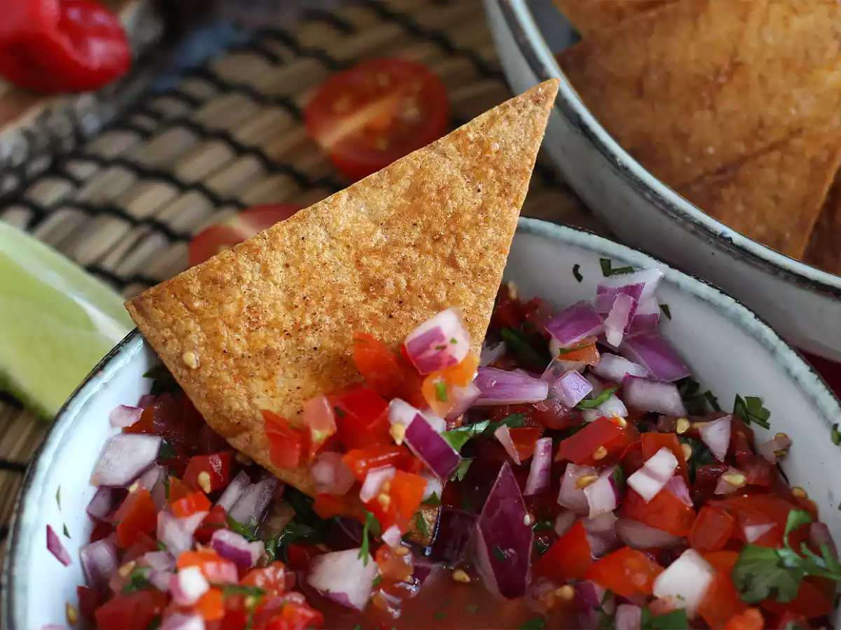 Salsa mexicana Pico de gallo si Tortillas chips - poza 4